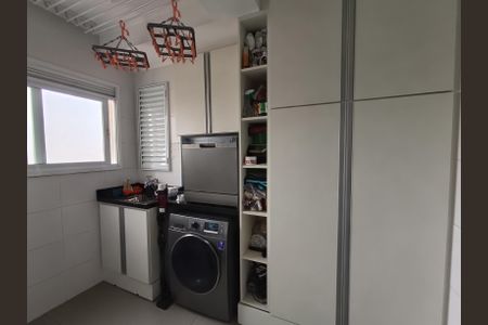 Apartamento à venda com 97m², 3 quartos e 2 vagas Apartamento à venda com 97m², 3 quartos e 2 vagasÁrea de Serviço