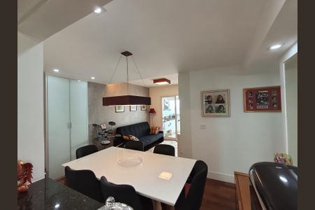 Apartamento à venda com 97m², 3 quartos e 2 vagas Apartamento à venda com 97m², 3 quartos e 2 vagasCozinha