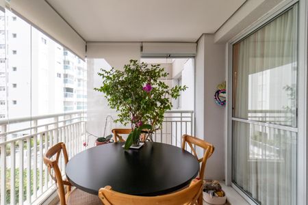 Apartamento à venda com 134m², 2 quartos e 2 vagas Apartamento à venda com 134m², 2 quartos e 2 vagasVaranda