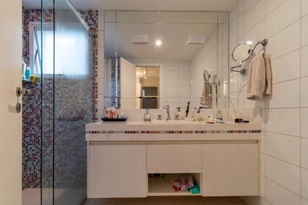 Apartamento à venda com 134m², 2 quartos e 2 vagas Apartamento à venda com 134m², 2 quartos e 2 vagasBanheiro da Suíte 1