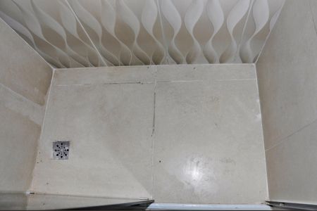 Apartamento à venda com 48m², 2 quartos e 1 vaga Apartamento à venda com 48m², 2 quartos e 1 vagaDetalhe - Banheiro Social