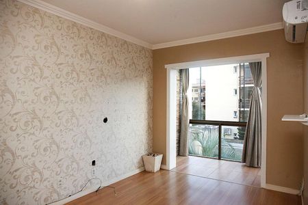 Sala de apartamento para alugar com 1 quarto, 49m² em Partenon, Porto Alegre