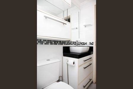 Banheiro de apartamento para alugar com 1 quarto, 49m² em Partenon, Porto Alegre