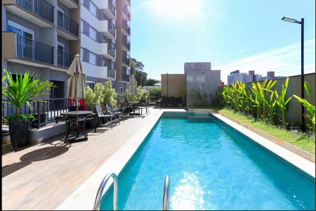 Apartamento para alugar com 24m², 1 quarto e sem vaga Apartamento para alugar com 24m², 1 quarto e sem vagaÁrea comum - Piscina