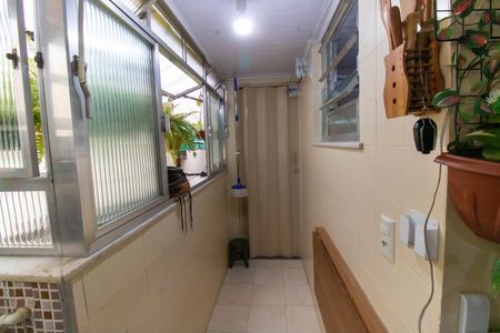 Apartamento à venda com 76m², 2 quartos e 1 vaga Apartamento à venda com 76m², 2 quartos e 1 vagaCozinha e Área de Serviço