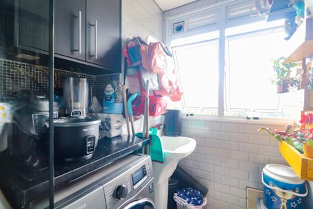 Apartamento à venda com 48m², 2 quartos e 1 vaga Apartamento à venda com 48m², 2 quartos e 1 vagaCozinha e Área de Serviço