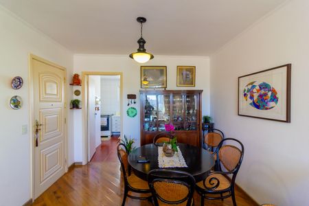 Apartamento à venda com 112m², 3 quartos e 1 vaga Apartamento à venda com 112m², 3 quartos e 1 vagaSala de Jantar