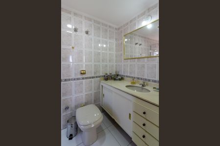 Apartamento à venda com 112m², 3 quartos e 1 vaga Apartamento à venda com 112m², 3 quartos e 1 vagaBanheiro Suíte