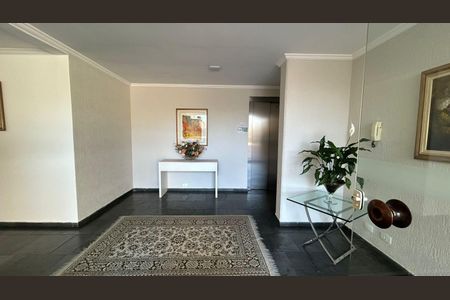 Apartamento à venda com 112m², 3 quartos e 1 vaga Apartamento à venda com 112m², 3 quartos e 1 vagaHall de entrada