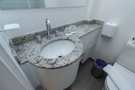 Banheiro de kitnet/studio para alugar com 1 quarto, 20m² em Vila Mariana, São Paulo