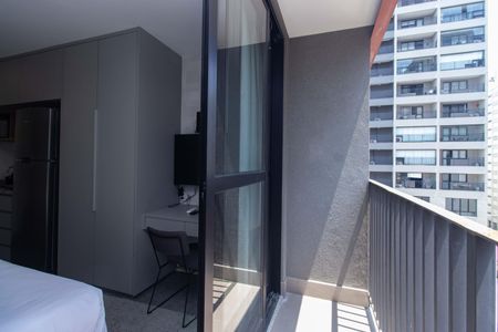 Varanda de kitnet/studio para alugar com 0 quarto, 20m² em Vila Mariana, São Paulo