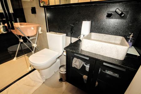 Apartamento à venda com 65m², 2 quartos e 2 vagasbanheiro 2