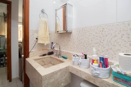 Casa de condomínio à venda com 50m², 2 quartos e sem vagaBanheiro