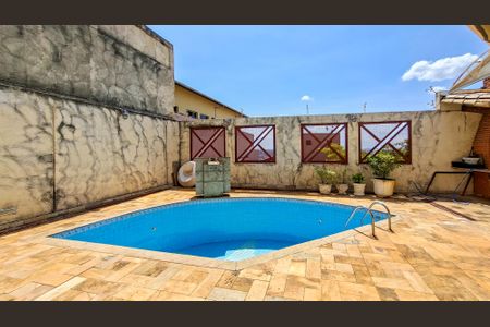 Casa à venda com 360m², 4 quartos e 4 vagasQuintal