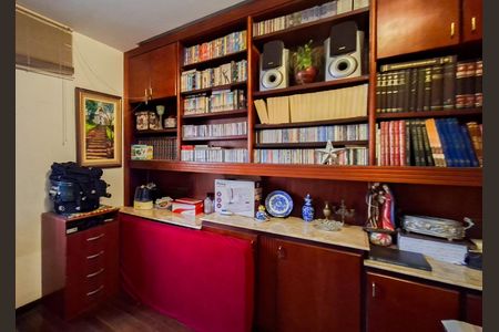 Casa à venda com 360m², 4 quartos e 4 vagasQuarto