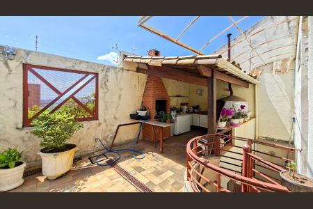 Casa à venda com 360m², 4 quartos e 4 vagasQuintal