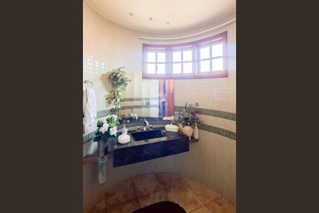 Casa à venda com 360m², 4 quartos e 4 vagasBanheiro 2