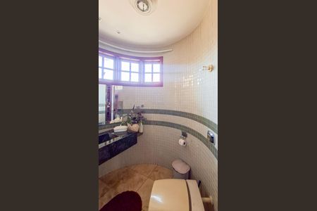 Casa à venda com 360m², 4 quartos e 4 vagasBanheiro 2