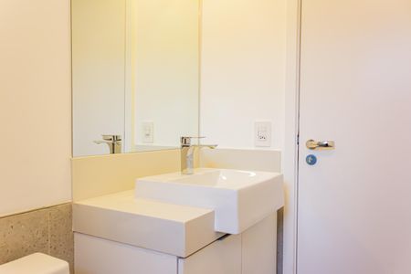 Apartamento para alugar com 76m², 2 quartos e 1 vaga Apartamento para alugar com 76m², 2 quartos e 1 vagaBanheiro da Suíte 2