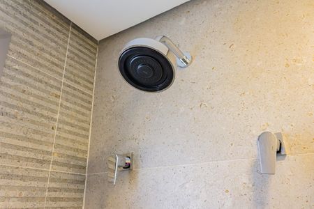 Apartamento para alugar com 76m², 2 quartos e 1 vaga Apartamento para alugar com 76m², 2 quartos e 1 vagaBanheiro da Suíte 2