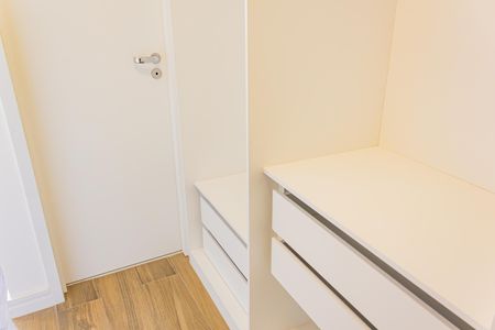 Apartamento para alugar com 76m², 2 quartos e 1 vaga Apartamento para alugar com 76m², 2 quartos e 1 vagaCloset da suíte 2