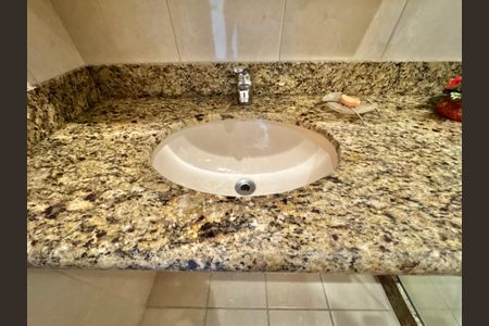 Apartamento à venda com 141m², 4 quartos e 3 vagasSuíte - Banheiro