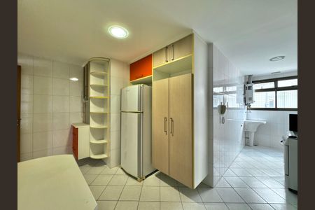 Apartamento à venda com 141m², 4 quartos e 3 vagasCozinha e Área de Serviço