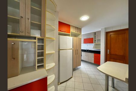 Apartamento à venda com 141m², 4 quartos e 3 vagasCozinha e Área de Serviço