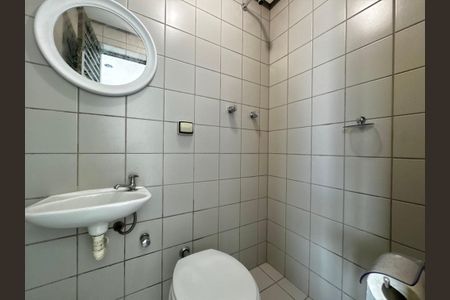 Apartamento à venda com 141m², 4 quartos e 3 vagasCozinha e Área de Serviço - Banheiro