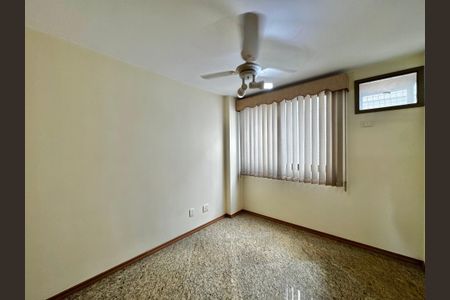 Apartamento à venda com 141m², 4 quartos e 3 vagasQuarto 2