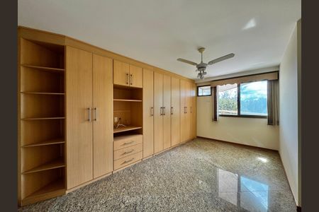 Apartamento à venda com 141m², 4 quartos e 3 vagasSuíte