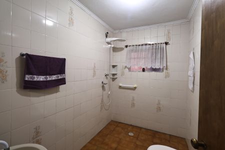 Casa à venda com 180m², 3 quartos e 2 vagasBanheiro 