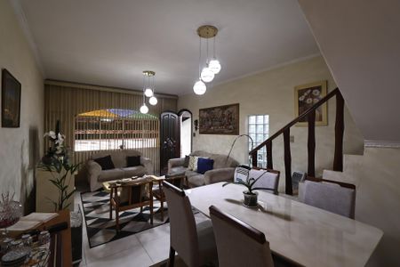 Casa à venda com 180m², 3 quartos e 2 vagasSala