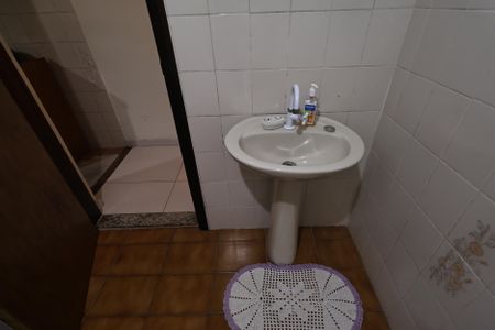 Casa à venda com 180m², 3 quartos e 2 vagasBanheiro