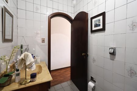 Casa à venda com 180m², 3 quartos e 2 vagasBanheiro da Suíte