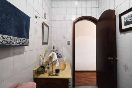 Casa à venda com 180m², 3 quartos e 2 vagasBanheiro da Suíte
