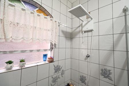 Casa à venda com 180m², 3 quartos e 2 vagasBanheiro 2