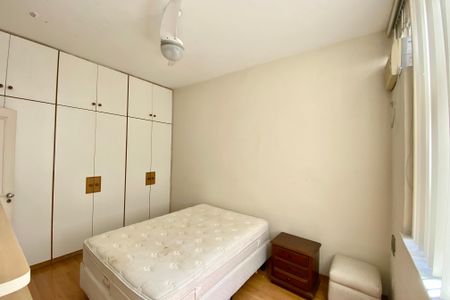 Apartamento à venda com 115m², 2 quartos e 1 vaga Apartamento à venda com 115m², 2 quartos e 1 vagaSuite 2