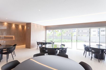 Apartamento para alugar com 208m², 4 quartos e 4 vagas Apartamento para alugar com 208m², 4 quartos e 4 vagasÁrea comum - Salão de festas