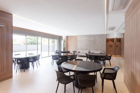 Apartamento para alugar com 208m², 4 quartos e 4 vagas Apartamento para alugar com 208m², 4 quartos e 4 vagasÁrea comum - Salão de festas