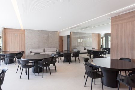 Apartamento para alugar com 208m², 4 quartos e 4 vagas Apartamento para alugar com 208m², 4 quartos e 4 vagasÁrea comum - Salão de festas