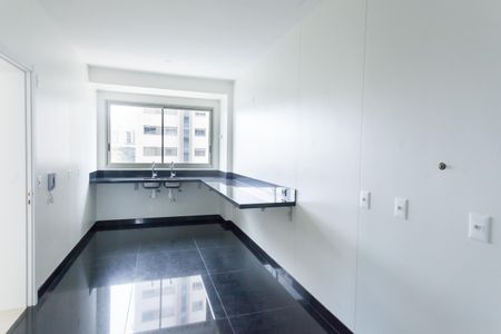 Apartamento para alugar com 208m², 4 quartos e 4 vagas Apartamento para alugar com 208m², 4 quartos e 4 vagasCozinha