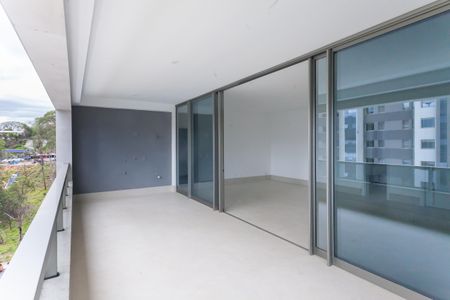 Apartamento para alugar com 208m², 4 quartos e 4 vagas Apartamento para alugar com 208m², 4 quartos e 4 vagasVaranda da Sala
