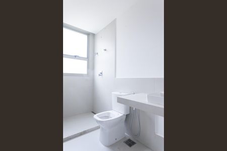 Apartamento para alugar com 208m², 4 quartos e 4 vagas Apartamento para alugar com 208m², 4 quartos e 4 vagasBanheiro da Suíte 1