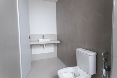 Apartamento para alugar com 208m², 4 quartos e 4 vagas Apartamento para alugar com 208m², 4 quartos e 4 vagasBanheiro da Suíte 2