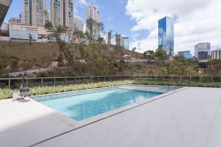 Apartamento para alugar com 208m², 4 quartos e 4 vagas Apartamento para alugar com 208m², 4 quartos e 4 vagasÁrea comum - Piscina