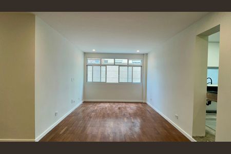 Apartamento à venda com 100m², 2 quartos e 1 vaga Apartamento à venda com 100m², 2 quartos e 1 vagaSala