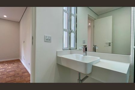 Apartamento à venda com 100m², 2 quartos e 1 vaga Apartamento à venda com 100m², 2 quartos e 1 vagaBanheiro da Suíte
