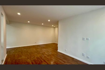 Apartamento à venda com 100m², 2 quartos e 1 vaga Apartamento à venda com 100m², 2 quartos e 1 vagaSala