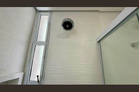 Apartamento à venda com 100m², 2 quartos e 1 vaga Apartamento à venda com 100m², 2 quartos e 1 vagaBanheiro da Suíte